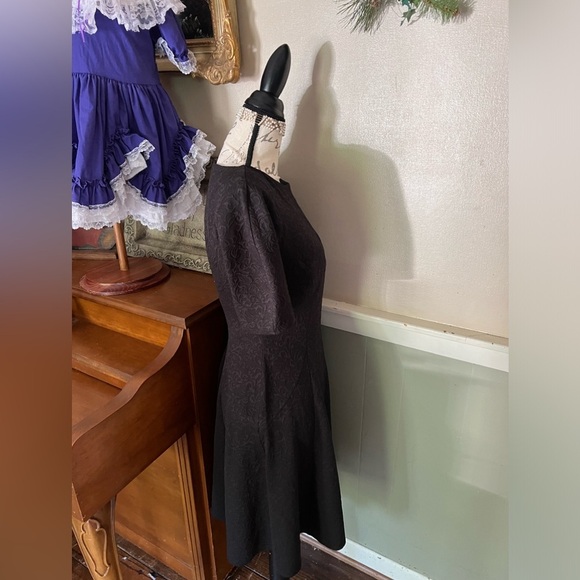 London Style Collection Black
Knit Dress Size 4 NWT 72.00 - Picture 3 of 5